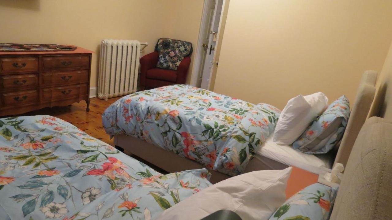 The Jellybean Heritage Inn Сент Джонс Екстериор снимка