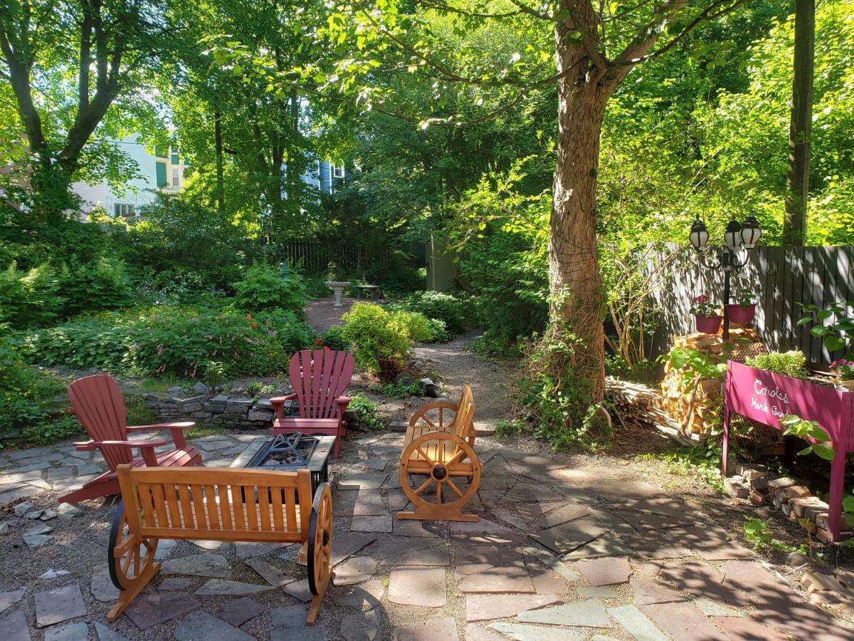 The Jellybean Heritage Inn Сент Джонс Екстериор снимка