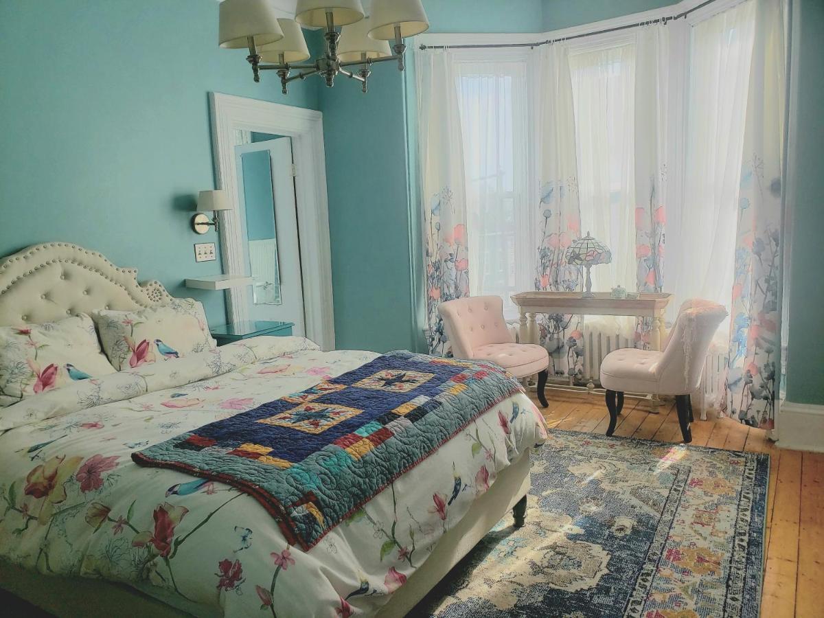 The Jellybean Heritage Inn Сент Джонс Екстериор снимка