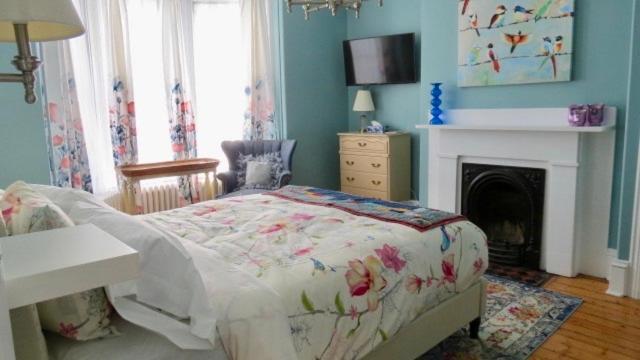 The Jellybean Heritage Inn Сент Джонс Екстериор снимка