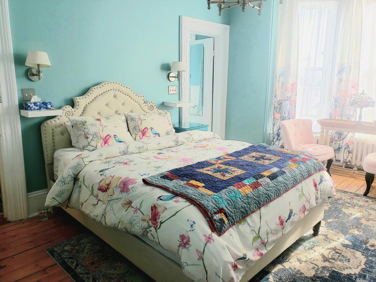 The Jellybean Heritage Inn Сент Джонс Екстериор снимка