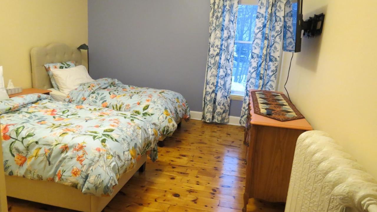 The Jellybean Heritage Inn Сент Джонс Екстериор снимка