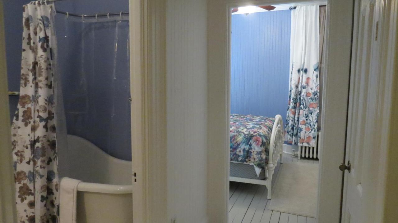 The Jellybean Heritage Inn Сент Джонс Екстериор снимка